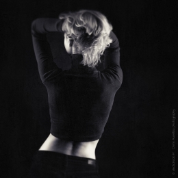 G-374CarreTP-or+sélène-©XS-Anastasia au studio - copie.jpg