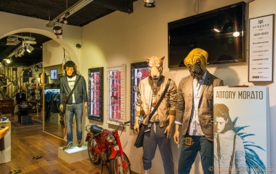 33 - Barcelone  mannequins vitrine - 0637- 1 - ©S - copie.jpg
