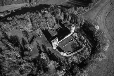 05N&B-Chateau Bressieux aérien -0129-N&B-©XM - copie.jpg