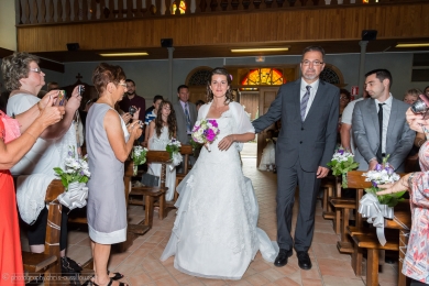 22 - Entrée de la Mariée dans l'Eglise - 425 - ©S - copie.jpg