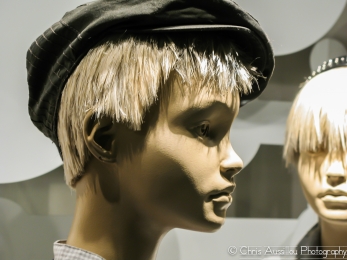 07-Mannequin_enfant_en_vitrine_à_Londres.jpg