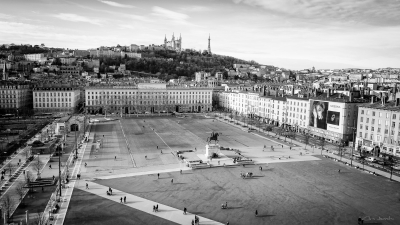 LYON-Vue d'en haut sur la Place Bellecourt